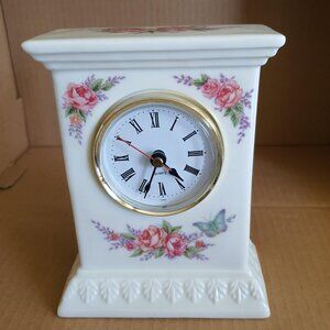 PORCELAIN/CERAMIC QUARTZ MANTLE CLOCK Beautiful Roses and Butterfly Decor